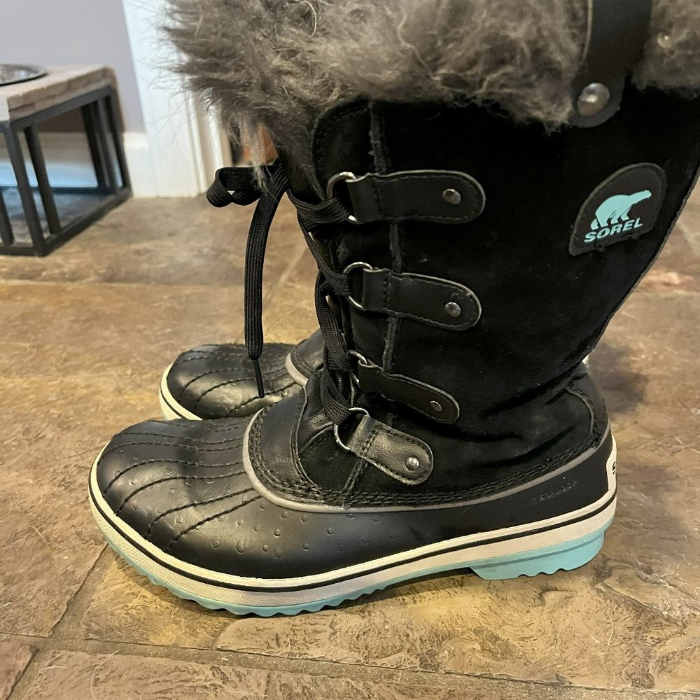 Sorel Black and Teal fur trimmed waterproof snow boot - Youth 6
